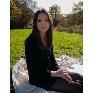 Meet your Posher, Claire